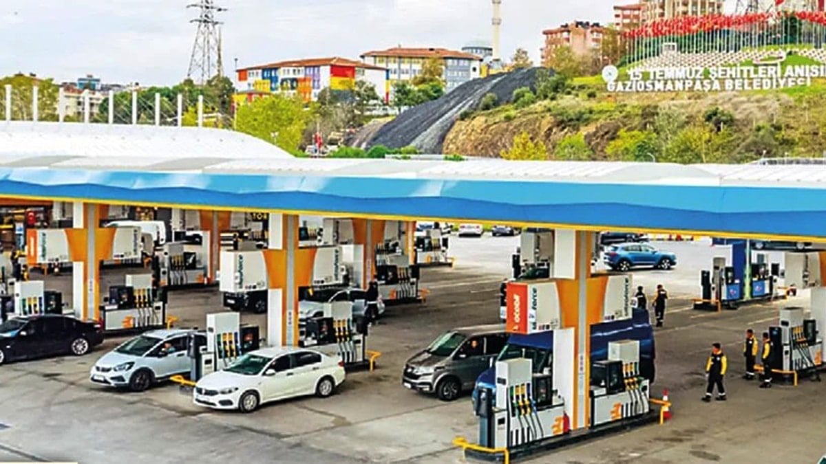 Benzine gece yarısı beklenmedik indirim geldi